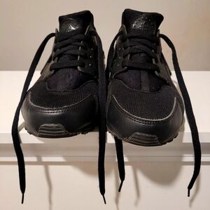 Nike Huarache Run GS Size 7.0 Y Shoes Triple Black Running 654275-016